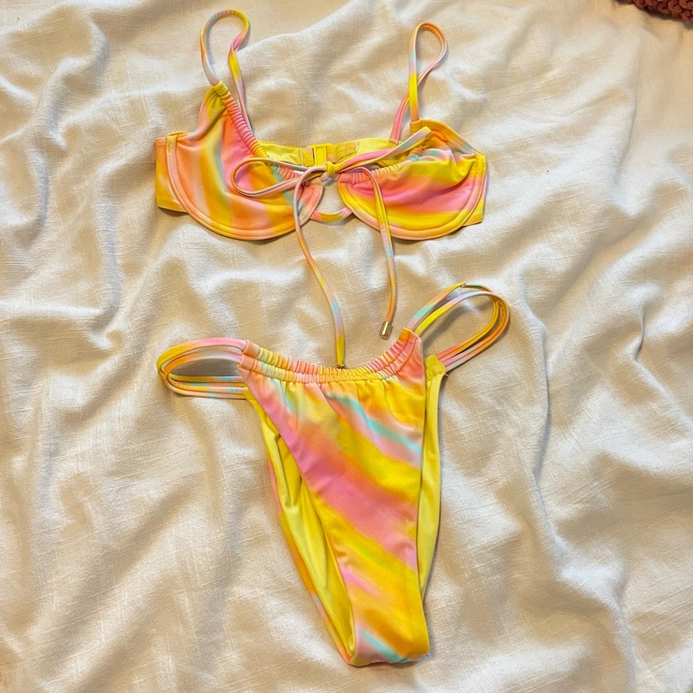 Blackbough bikini